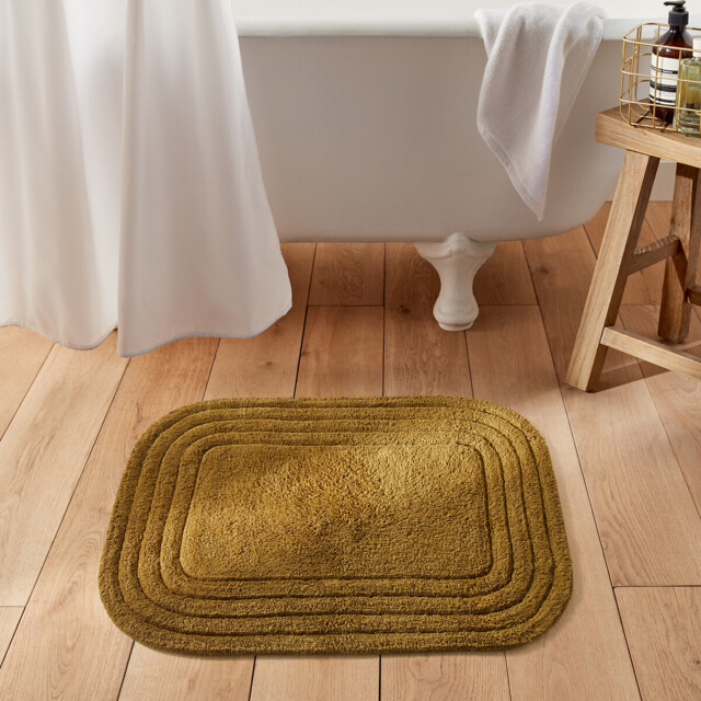 Romane Tufted Recycled Cotton Bath Mat