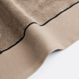 Victor Maxi Bath Towel in Combed Cotton 675g/m2 - thumbnail 3