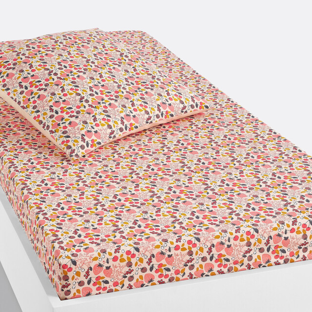 Fraise Child's Fitted Sheet - image 1