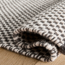 Daméo Hand-Woven Wool Rug - thumbnail 3