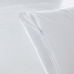 Waterproof Pillow Protector in Jersey with Anti-Mite Treatment - thumbnail 2