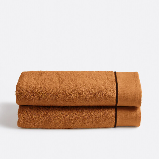 Victor Hand Towels in Combed Cotton 675g/m2 in Set of 2 - image 1