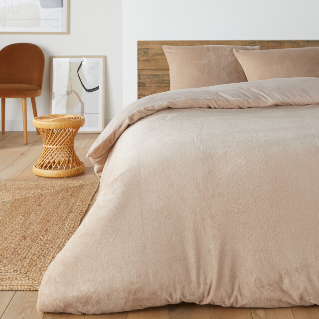 Fluffy Fleece Bed Set with Pillowcase - image 1