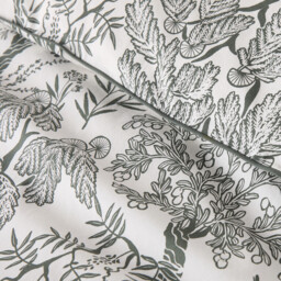 Roxane Duvet Cover in Washed Cotton Percale - thumbnail 4