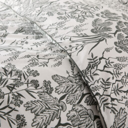 Roxane Duvet Cover in Washed Cotton Percale - thumbnail 3