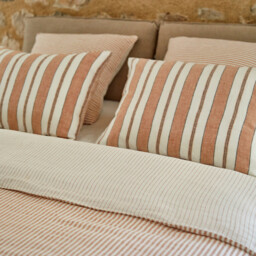Deutzia Dyed Woven Washed Linen Pillowcase - thumbnail 2