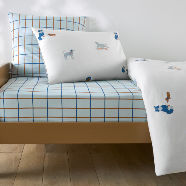 Team Chiens Dog Print Washed Cotton Child's Fitted Sheet with 25cm Flap - image 1