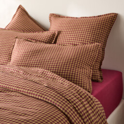 Acélie Bordeaux Pillowcase in Washed Linen - thumbnail 4