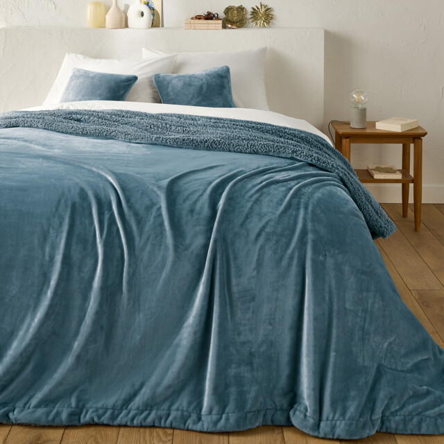 Maxine Fleece Bedspread - image 1