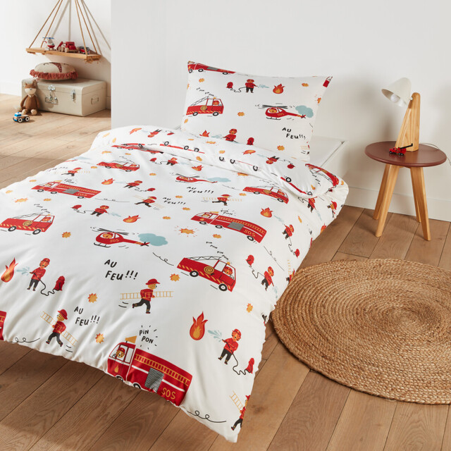 Fire Engine Easy Care Bed Set with Rectangular Pillowcase - image 1