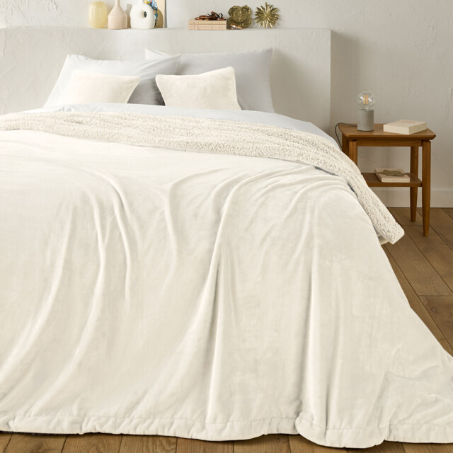 Maxine Fleece Bedspread - image 1