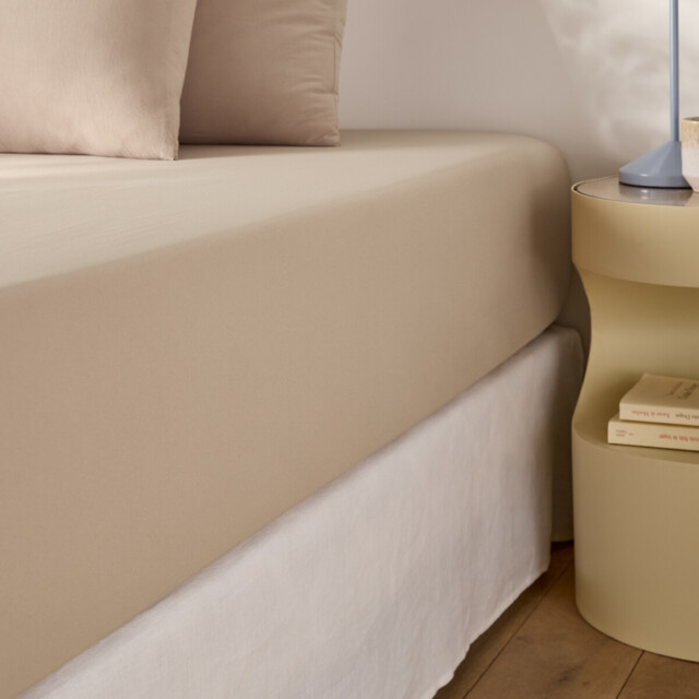 Washed Recycled Polyester Microfibre Fitted Sheet with 30cm Flap - image 1