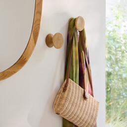 Set of 2 Arame 8cm Diameter Solid Oak Hooks - thumbnail 2