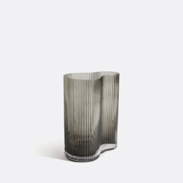 Anija 21cm High Ribbed Smoked Glass Vase - thumbnail 4