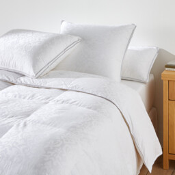 Premium Extra Warm Duvet, 100% Down with Anti-Dust Mite Treatment - thumbnail 3