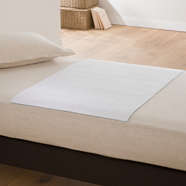 Super Absorbent Mattress Protector in Polyester Towelling