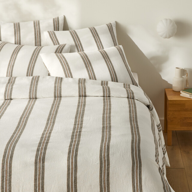 Aelle Duvet Cover in Washed Linen - image 1