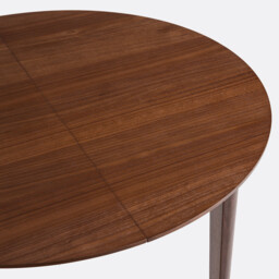 Tioga 4-8 Seater Extending Dining Table in Walnut Veneer - thumbnail 4