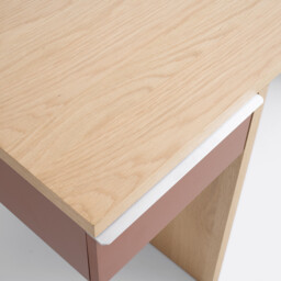 Siem XL Desk in Oak Veneer with 2 Lacquered Drawers - thumbnail 4