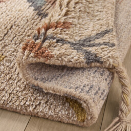 Mirjana Hand-Knotted 100% Thick Wool Bedside Rug - thumbnail 4