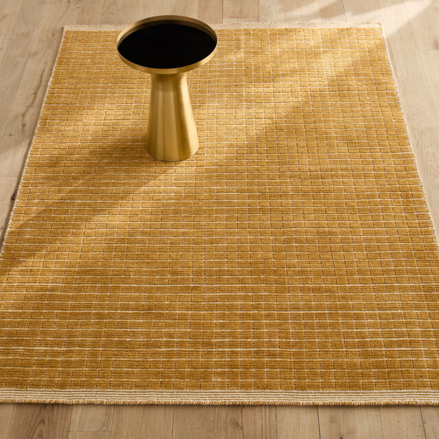 Ubin Hand-Knotted Rug in Wool/Cotton - image 1