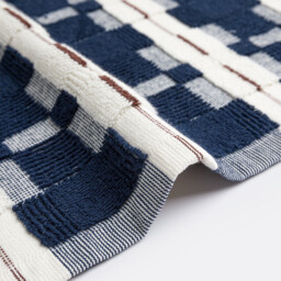 Meiri Bath Towel in Jacquard Towelling - thumbnail 4