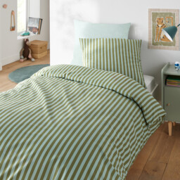 Child's Sacha Green 50% Recycled Cotton Duvet Cover Set with Square Pillowcase - thumbnail 2