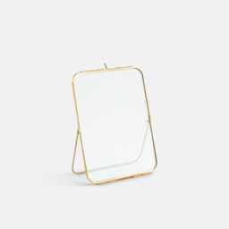 Uyova Upright Photo Frame in Brass and Glass, H23cm - thumbnail 1