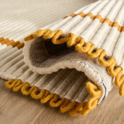 Uksi Hand-Woven Rug - thumbnail 4