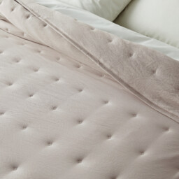Loja Washed Microfibre Quilted Bed Cover - thumbnail 3