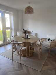 Willow Pale Oak Round Dining Table - thumbnail 4
