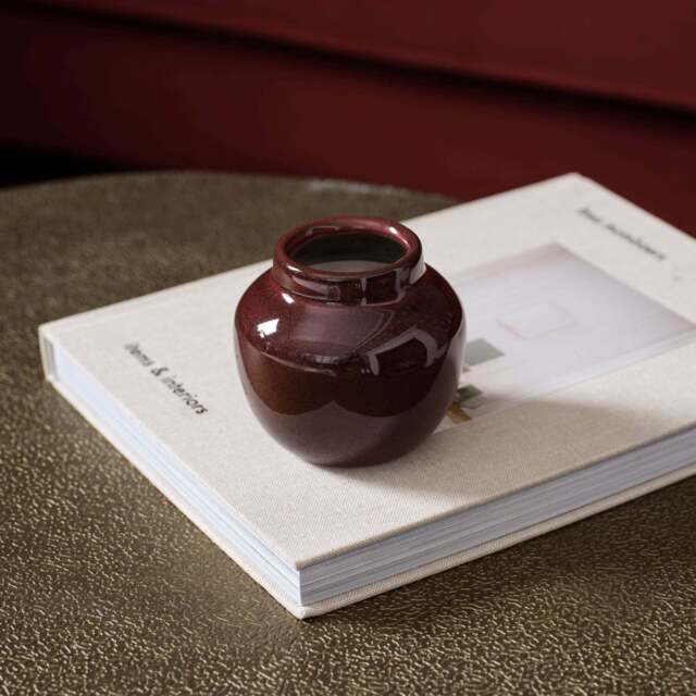 Clovelley 9cm Ceramic Sea Salt and Bergamot Candle - Burgundy - image 1