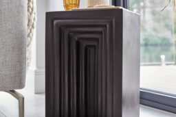 Karasi Black Concrete Side Table - thumbnail 4