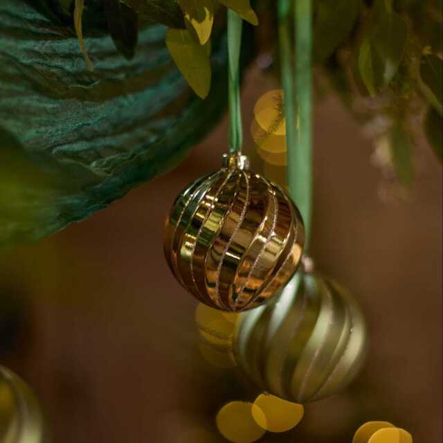 Valen Shatterproof 8cm Mixed Swirl Baubles - Set of 6 - Sage Green - image 1
