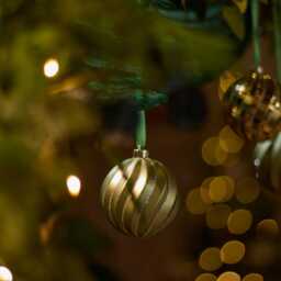Valen Shatterproof 8cm Mixed Swirl Baubles - Set of 6 - Sage Green - thumbnail 2