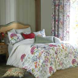 Voyage Maison Country Hedgerow Pillowcase Pair, Lotus - thumbnail 2