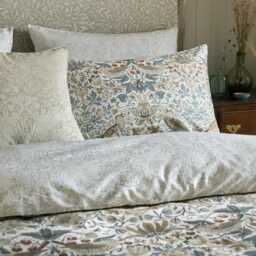 William Morris At Home Strawberry Thief Duvet Set, Super King, Hessian - thumbnail 3