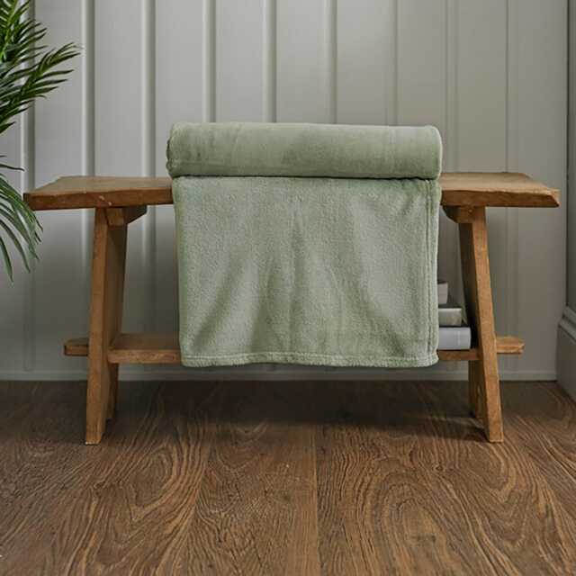Deyongs Snuggle Touch Throw, Apple - image 1