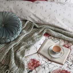 Laura Ashley Pallington Bloom Duvet Set, Super King, Ruby - thumbnail 3