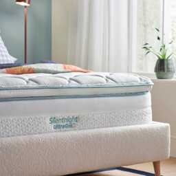 Silentnight UltraGel™ 2000 Jade Medium Soft Mattress, Double - thumbnail 2