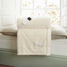 Deyongs Cable Sherpa Heated Throw, Cream
