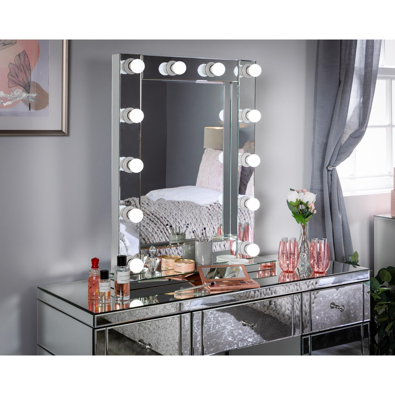 Small Hollywood Mirror With LED Lights - 62x79.5cm - image 1