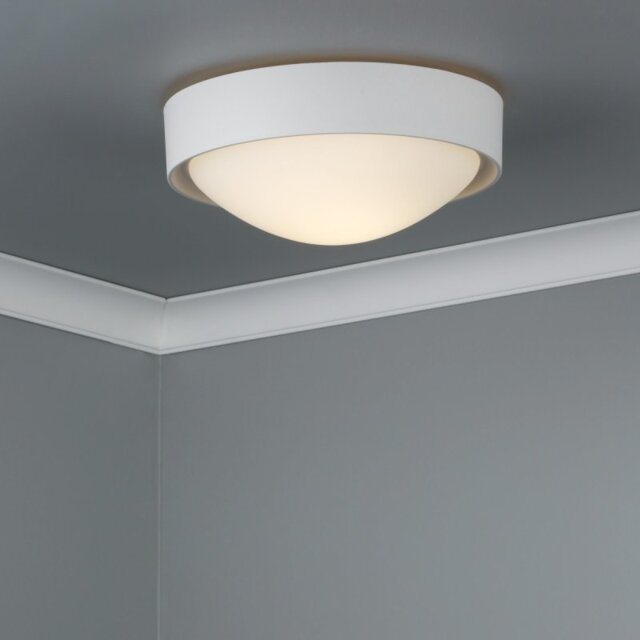 Dar BET52 Plastic Bathroom Flush Wall Or Ceiling Light