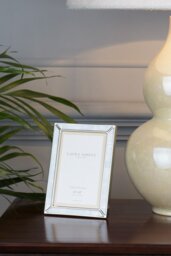 "Laura Ashley LA3756183-Q Oakford Photo Frame In Mother Of Pearl Finish 4 x 6"""