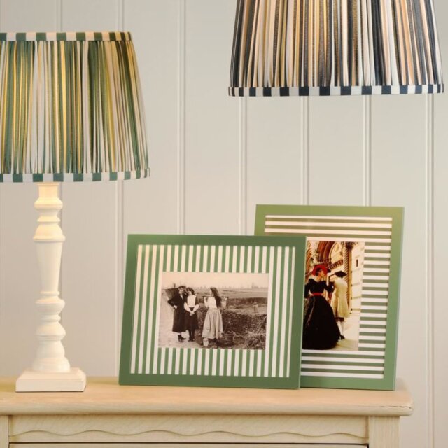 "Laura Ashley Denwick Photo Frame In Matt Green Finish 7"" x 5"" LA3756758-Q"