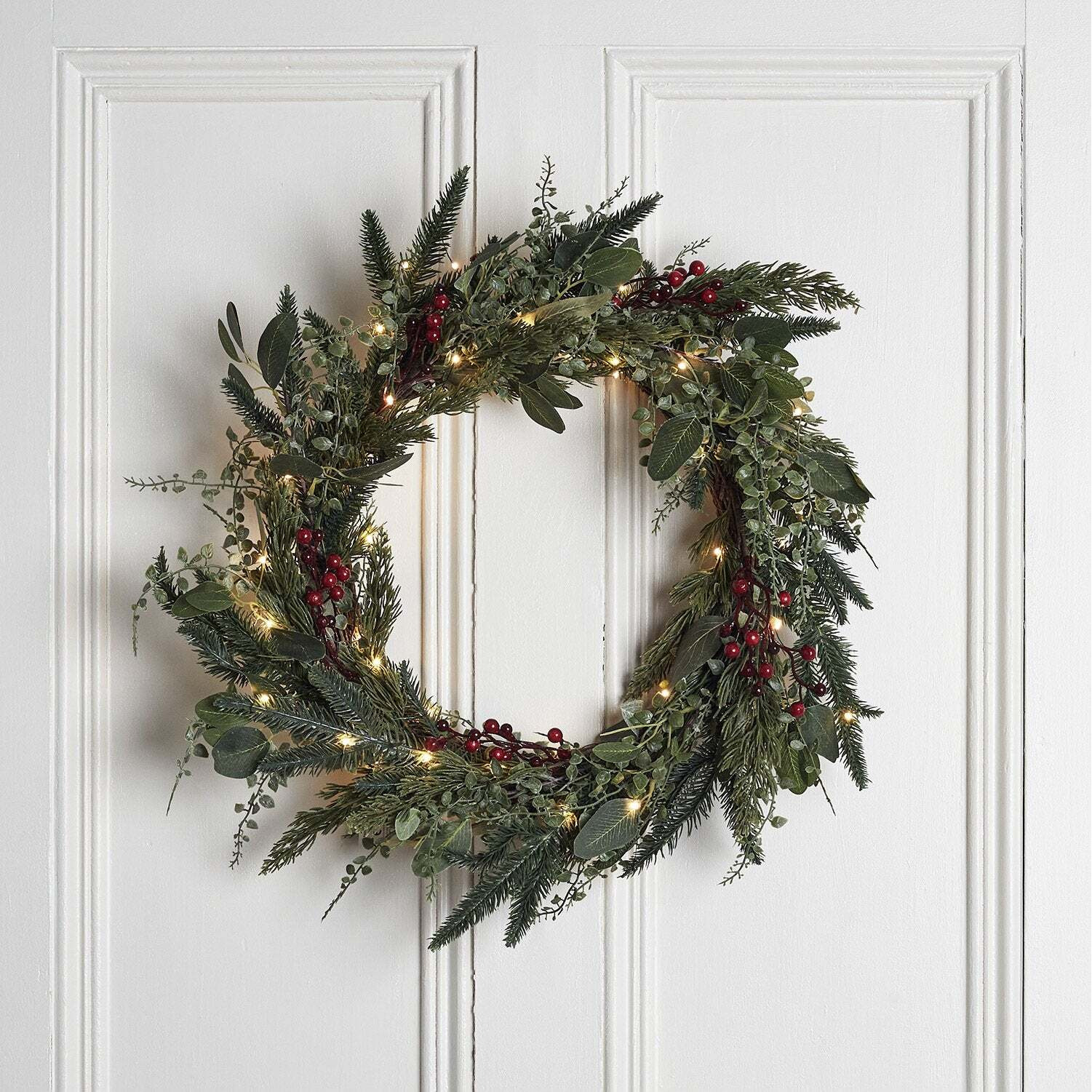 45cm Pine & Red Berry Christmas Wreath Micro Light Bundle - image 1