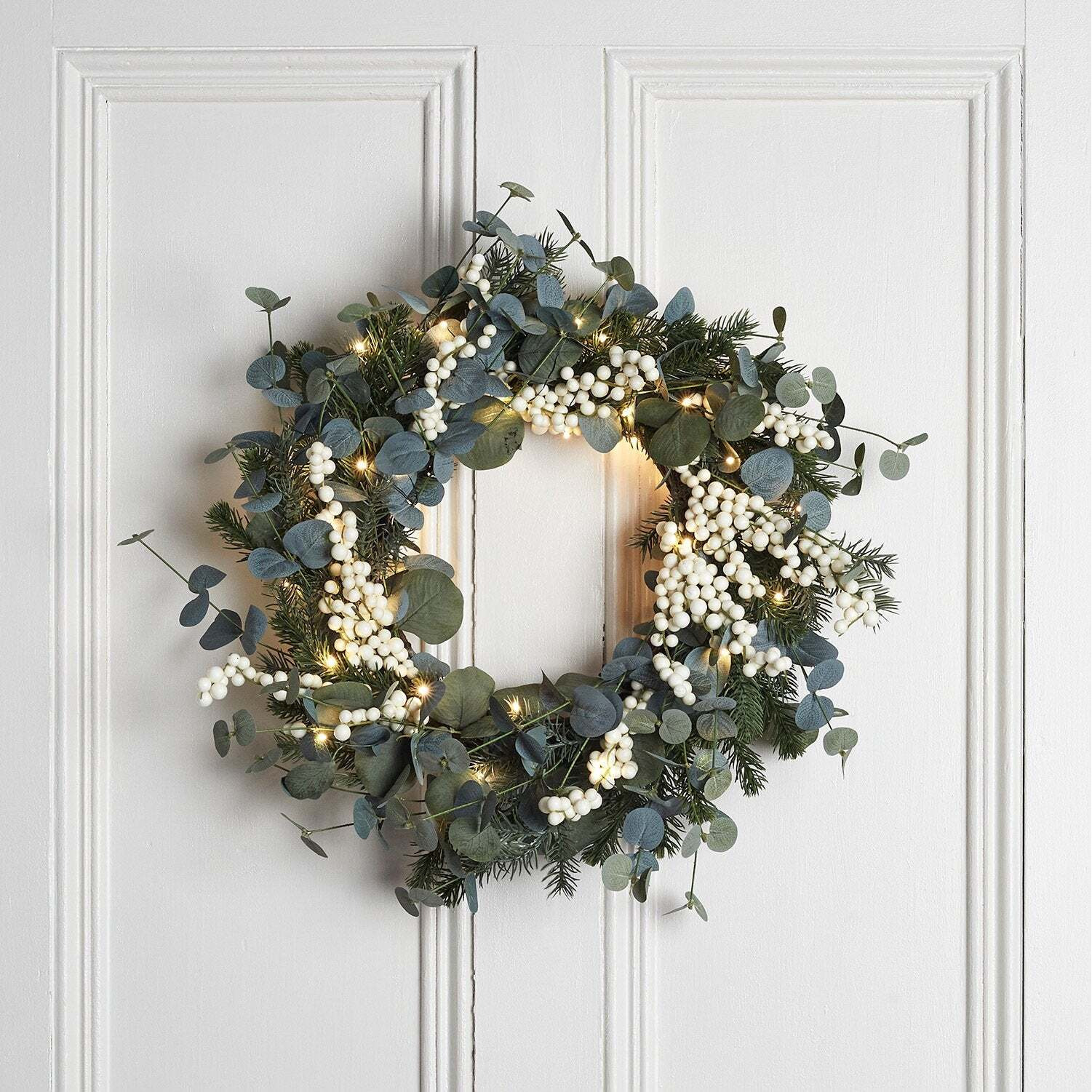 40cm Eucalyptus & White Berry Christmas Wreath Micro Light Bundle - image 1