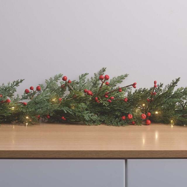 1.5m Pre Lit Red Berry Christmas Garland - image 1