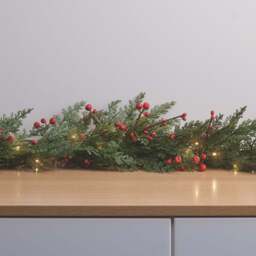 1.5m Pre Lit Red Berry Christmas Garland - thumbnail 1
