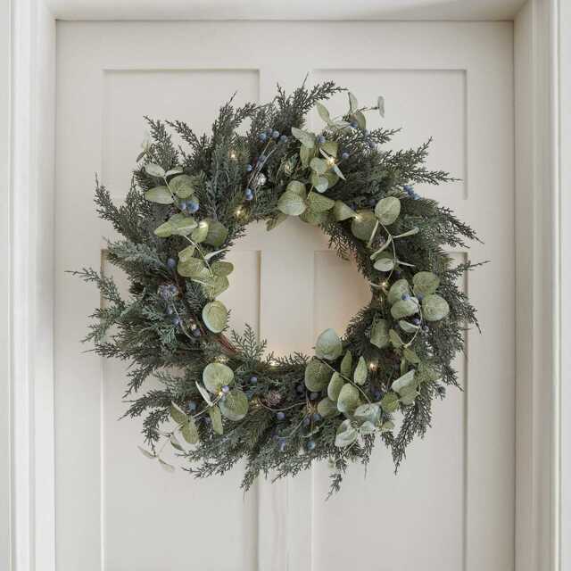 66cm Pre Lit Oversized Berry and Pinecone Christmas Wreath - image 1
